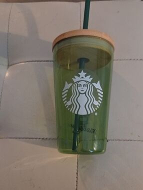 Starbucks Green Tumbler with White Siren Logo and Bamboo Lid